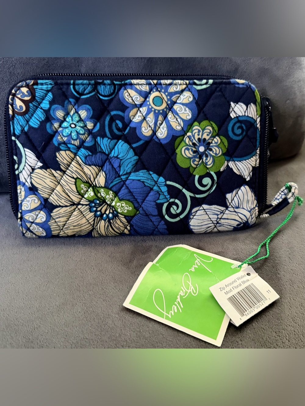 NWT Vera Bradley RETIRED Mod Floral Blue Design Zip-Around Wallet/Wristlet